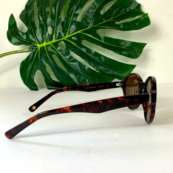 RIVET & SWAY Tortoise Shell Round Sunglasses - Picture 2 of 5